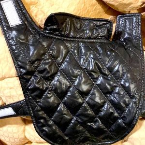Look’s new but has no tags puffer quilted jacket size XS.
